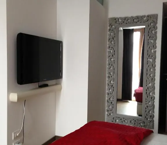 Casa Calicantus Panzió Milánó